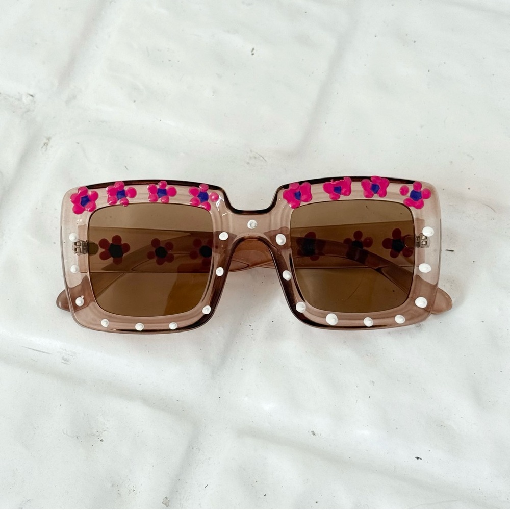 ⋆｡°✩ Hand Painted Y2K Flower Sunglasses ✩°｡⋆